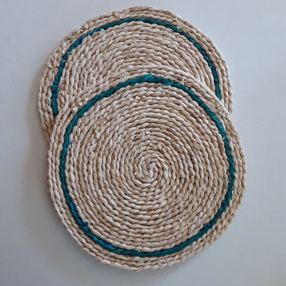 Round Braided Natural Fiber Mats Set